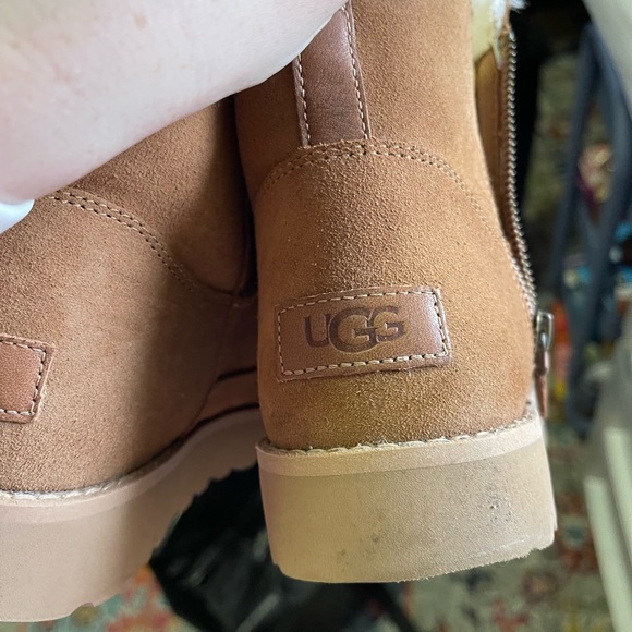 Waterproof mini Ugg boots - Picture 2 of 5